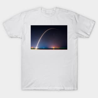 Falcon 9 rocket launch by SpaceX, 2016 (C031/1223) T-Shirt